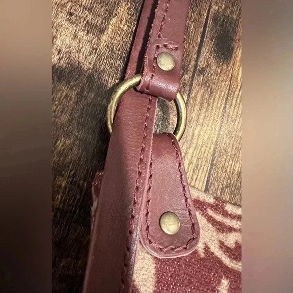 Pendleton | ladies wool hobo, convertible shoulder handbag. - Picture 9 of 16